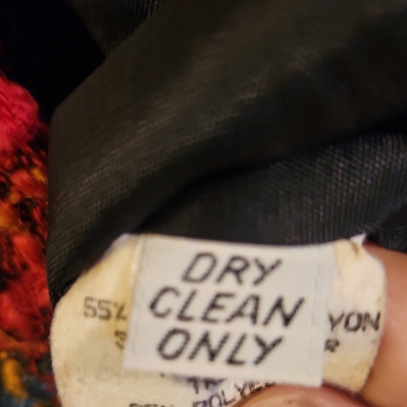 Chic Red Plaid Women's Blazer with Gold Buttons - Picture 3 of 5